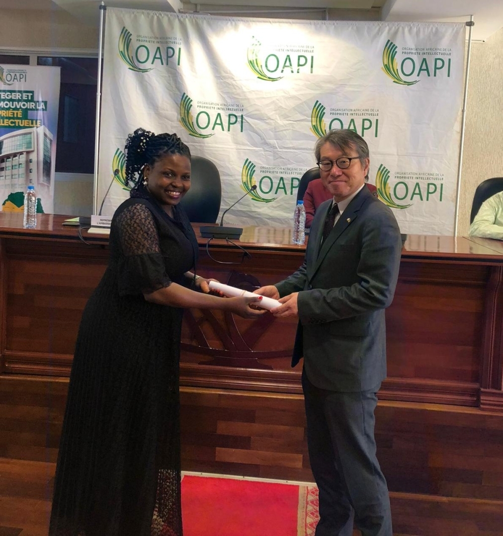certificate awarding